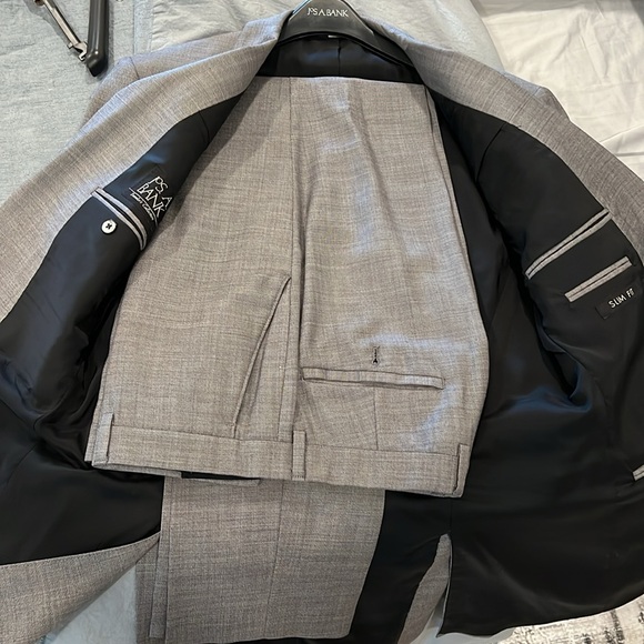 Grey suit and pants - Picture 2 of 3